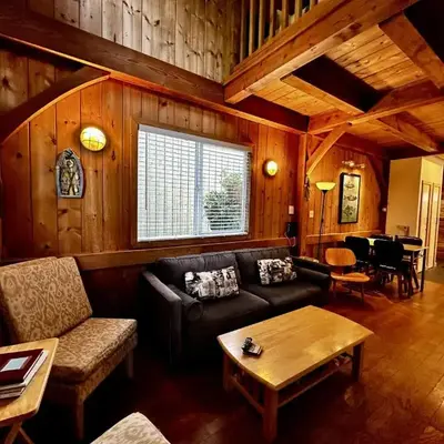 Waterfront Timber-Frame Cottage!