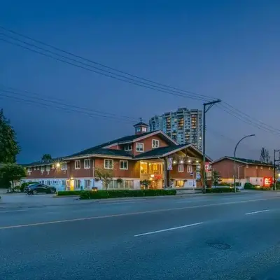 Econo Lodge Inn & Suites