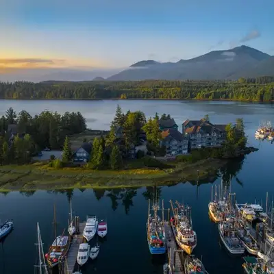 Waters Edge Shoreside Suites