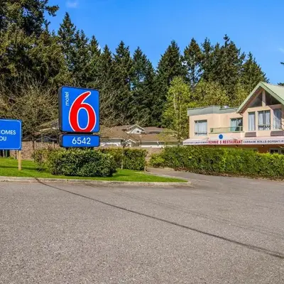 Motel 6 Surrey