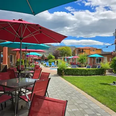 Sahara Courtyard Inn & Suites Osoyoos