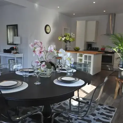 Black Rooster Guesthouse