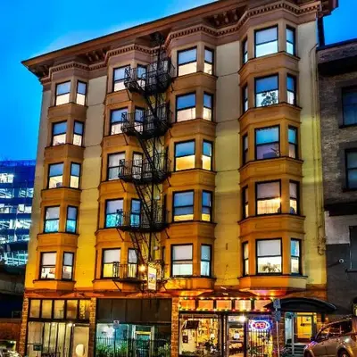 Arundel Mansions Hotel