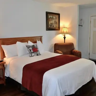 Schott's Lake Conference & Resort