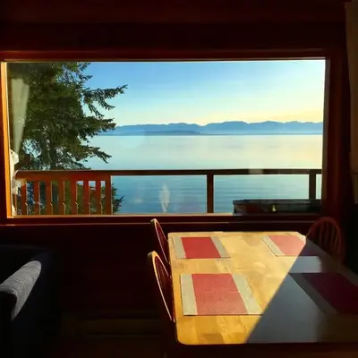 The Beach House Texada - Gillies Bay Favourite Cabin