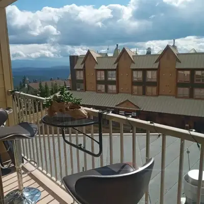 Village Center 2 bedroom Condo