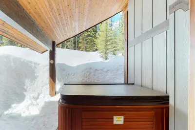 Gallery image of South Face B in Big White