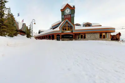 Gallery image of Snow Ghost Inn 326 in Big White