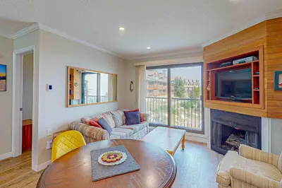 Gallery image of Snow Ghost Inn 326 in Big White