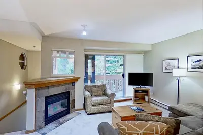 Gallery image of Sunpath #05 in Whistler