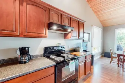 Gallery image of IKES Retreat in Christina Lake