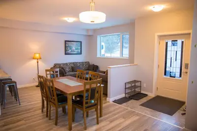 Gallery image of Downtown Whitehorse 4 bedrooms deluxe condo in Whitehorse