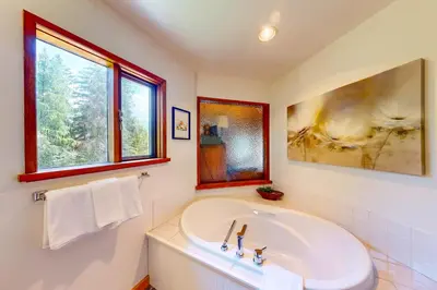 Gallery image of The Big Space on Chase in Christina Lake