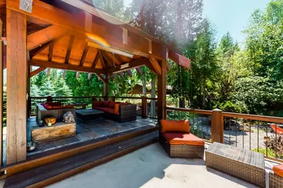 Gallery image of The Big Space on Chase in Christina Lake