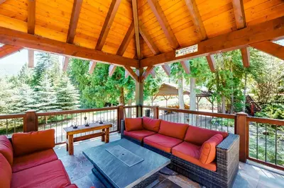 Gallery image of The Big Space on Chase in Christina Lake