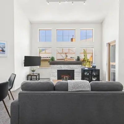 3BR in Tyndall Stone Lodge