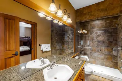 Gallery image of Spyglass 4C in Big White