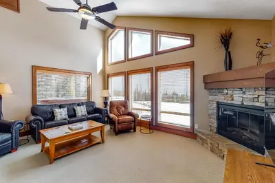 Gallery image of Spyglass 4C in Big White