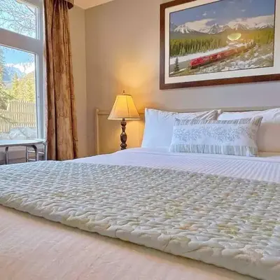 Windtower Lodge Queen Bed Suite-UGParking&Walking2DT