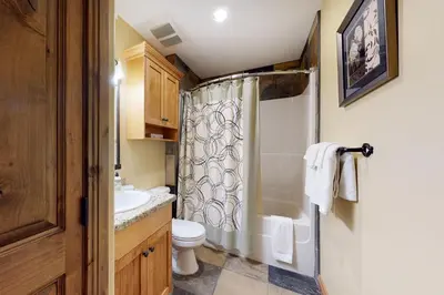 Gallery image of Aspens 4406 in Big White