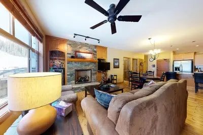 Gallery image of Aspens 4406 in Big White