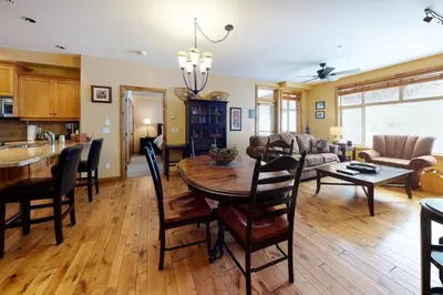 Gallery image of Aspens 4406 in Big White