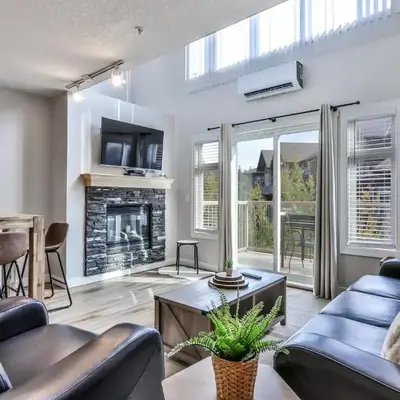 CHARMING 1 Bdrm plus loft with VIEWS managed by Little Sister Getaways