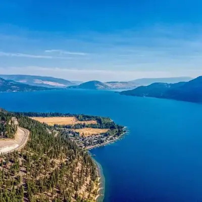 Exceptional Boutique Cottage with Incredible Lake View