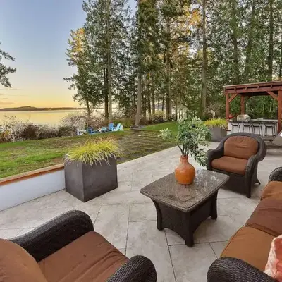 Beachside Living Cherry Point by EMR Vacation Rentals
