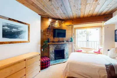 Gallery image of Moguls 813 in Big White