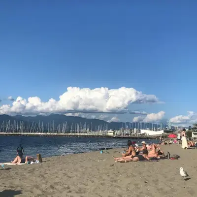 walk distance to kits beach 2bedrooms only for you