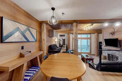Gallery image of Moguls 814 in Big White