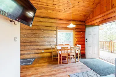 Gallery image of Lac Le Jeune #4 in Logan Lake