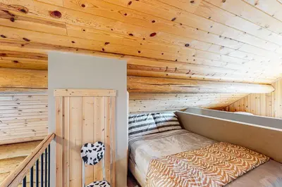 Gallery image of Lac Le Jeune #30 in Logan Lake