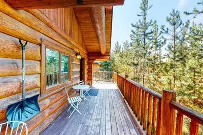 Gallery image of Lac Le Jeune #5 in Logan Lake