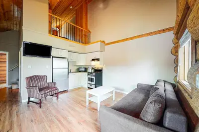 Gallery image of Lac Le Jeune #5 in Logan Lake