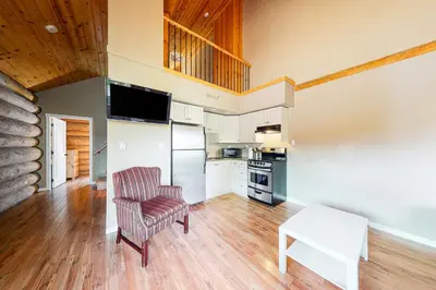 Gallery image of Lac Le Jeune #5 in Logan Lake