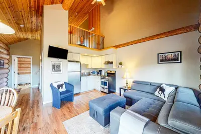 Gallery image of Lac Le Jeune #3 in Logan Lake