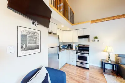 Gallery image of Lac Le Jeune #3 in Logan Lake