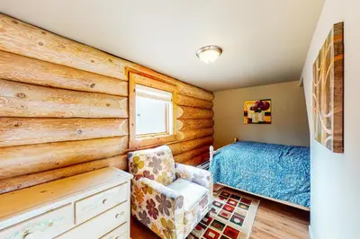 Gallery image of Lac Le Jeune #3 in Logan Lake