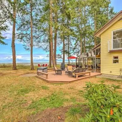 Kye Bay Winter Beach House by EMR Vacation Rentals