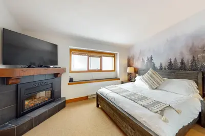 Gallery image of Blacksmith Lodge 4 in Big White