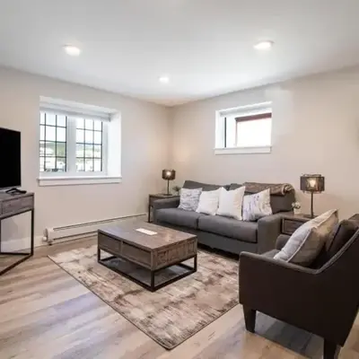 NN - Flats on 4th #1 - Downtown 2-bed 2-bath