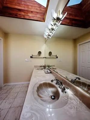 a bathroom with a sink in a room at Super Cosy 8Bed & 6Bath in Vancouver heart near to airport and DownTown in Vancouver
