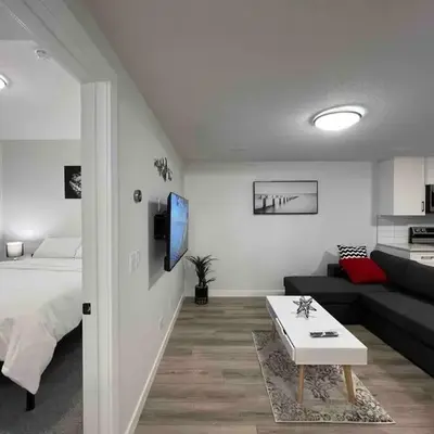 Cozy New Suite in NW Calgary