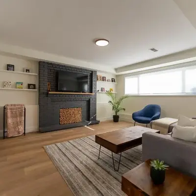 Guest Suite steps away from parks
