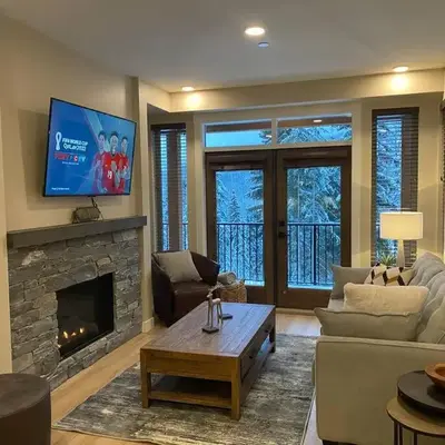 Cozy Modern Ski-in & Ski-out