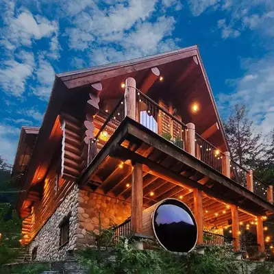 Gem by Manning Park: Luxury Loghouse “Ravenloft”